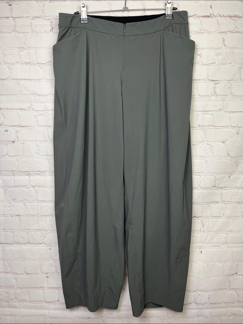 Porto Pants in Grey